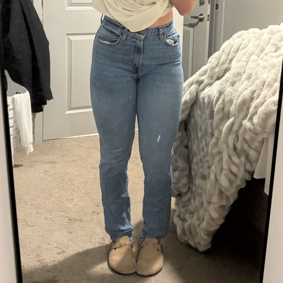 Abercrombie & Fitch Curve Love Ultra High Rise 90s Straight Jean - Picture 6 of 6